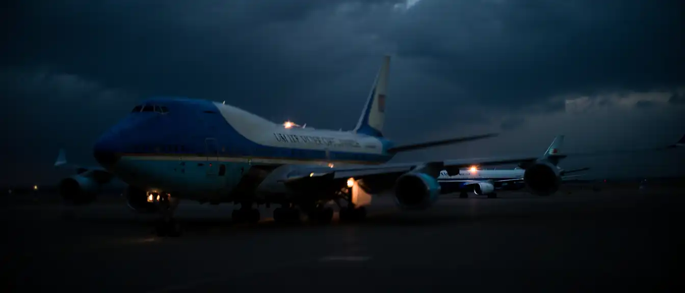 Под прицелом: почему Дональд Трамп экстренно сменил свой роскошный лайнер?