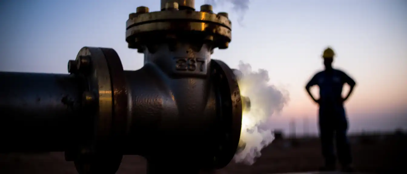 Из-за атаки на насосную станцию в районе Хурайс прекратились поставки нефти по трубопроводу Восток — Запад