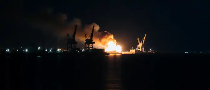 Огненная ночь в Джаске: взрывы на побережье Оманского залива на фоне эскалации ударов США