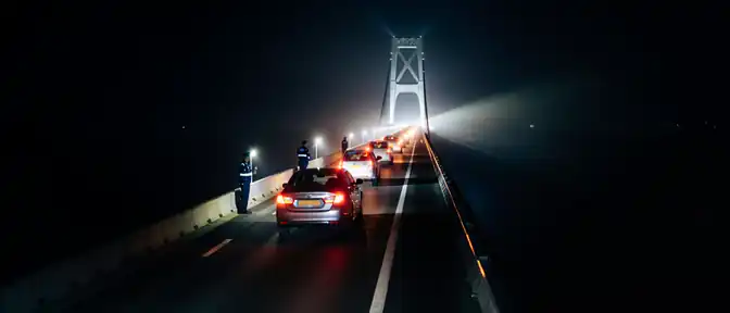 Ночная пауза на Крымском мосту: движение снова ограничено