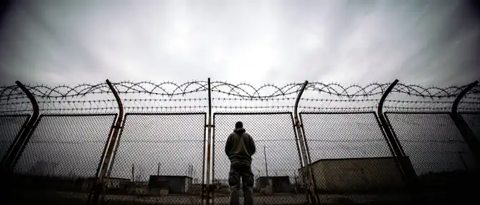 Порядок под страхом штрафа: в закрытых военных городках ужесточают контроль