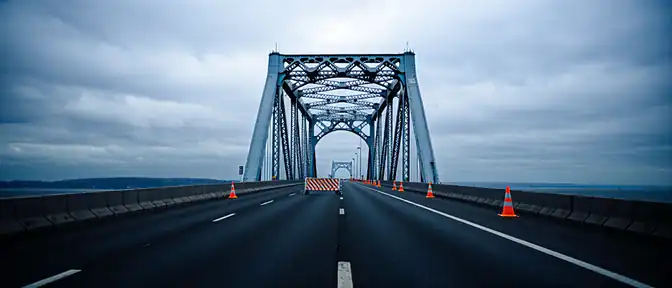 Очередная пауза на Крымском мосту: движение снова приостановлено