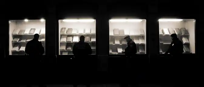 Под прицелом спецслужб: книжные лавки сети Mnogoknig попали под облаву в Риге